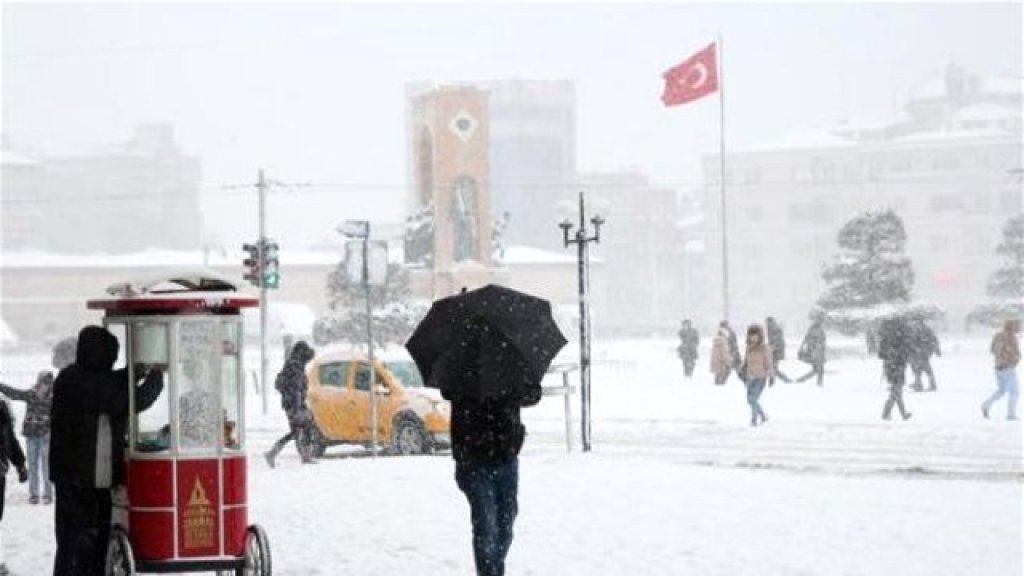 istanbul-paralyzed-due-to-snowfall-as-841-tra-6978807_x_o