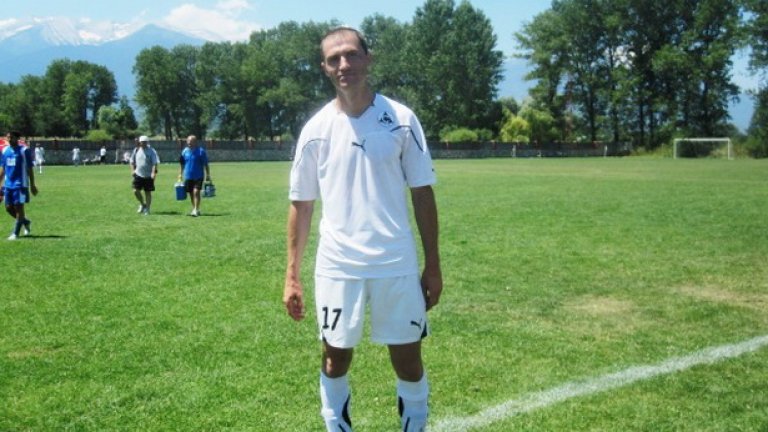 "Професор" Божов е душата на "белите"