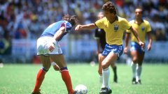 Бразилският виртуоз Зико пропусна наказателен удар в редовното време на четвъртфинала с Франция на Мондиал'86 в Мексико и отборът му отпадна след допълнителните дузпи