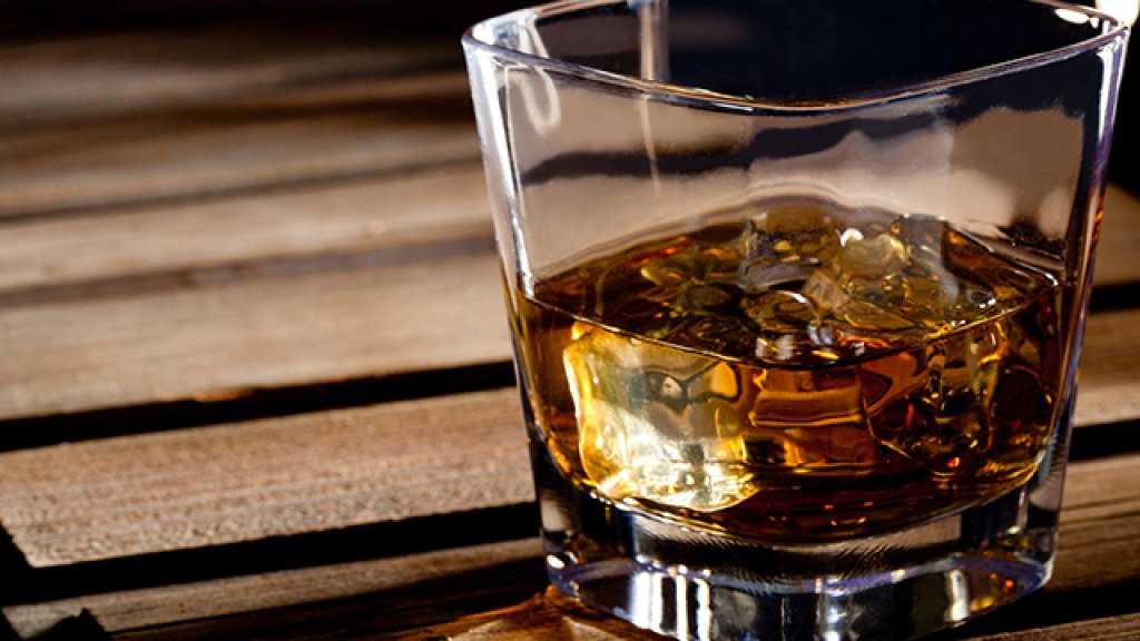 bigstock-Glass-of-scotch-whiskey-and-ic-31195151