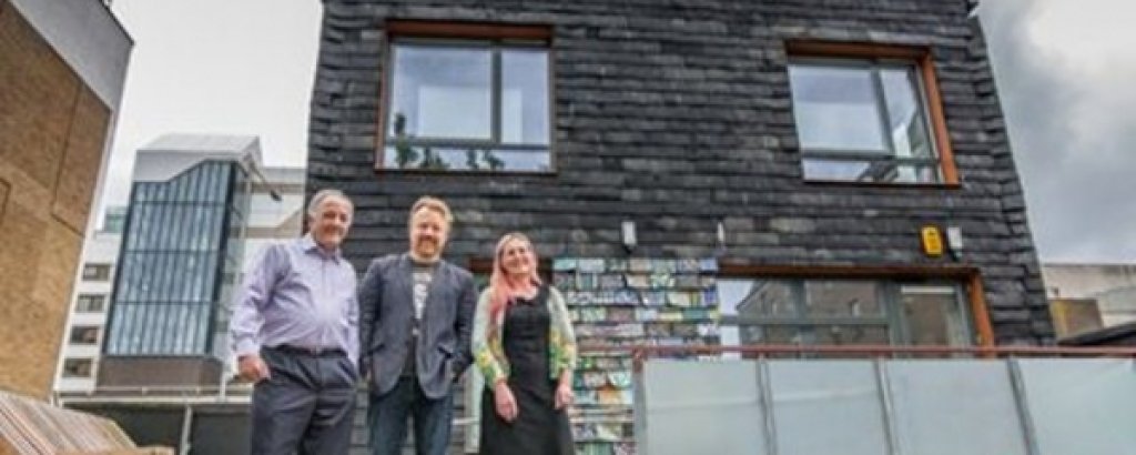 architect-duncan-baker-brown-m-builds-eco-home-out-of-garbage