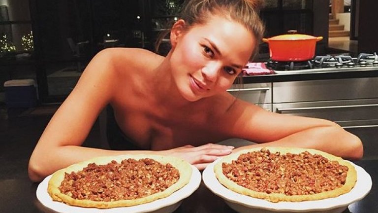 Навярно тази страст е обвързана и с екзотичния й смесен произход - баща с норвежки корени и майка от Тайланд.