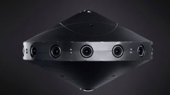 Surround 360 се състои от 14 широкоъгълни камери, подредени в кръг, два fish eye обектива отдолу и още един в горната част 