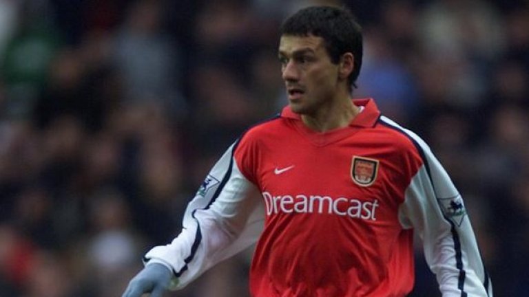 Нелсон Вивас
Още един провалил се аржентинец. Представи се непохватно за краткия си престой в защитата на Арсенал.