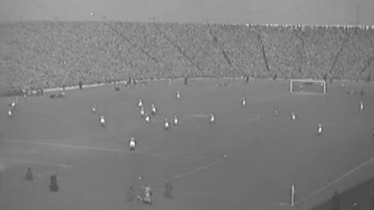 3. Куинс Парк
Невероятно, но факт - третото място се държи от аматьорския Куинс Парк, който на 18 януари 1930 г. играе срещу Рейнджърс на "Хемпдън" пред 95 722. Всичко обаче си има своето обяснение. Куинс Парк домакинства на най-големия стадион в света по онова време, а голяма част от феновете са привърженици на Джърс.
