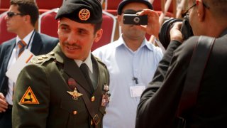 “Това е последната ми връзка със света”: Защо бившият принц на Йордания е под домашен арест