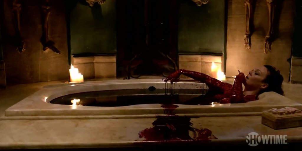 Penny Dreadful 
Свърхестественото шоу има повече кръв от най-големите вампирски сборища взети заедно. Вещици, върколаци, вампири, обикновени убийци и класически извратеняци, то предлага на почитателите на насилието най-приятните и любими неща. И всич