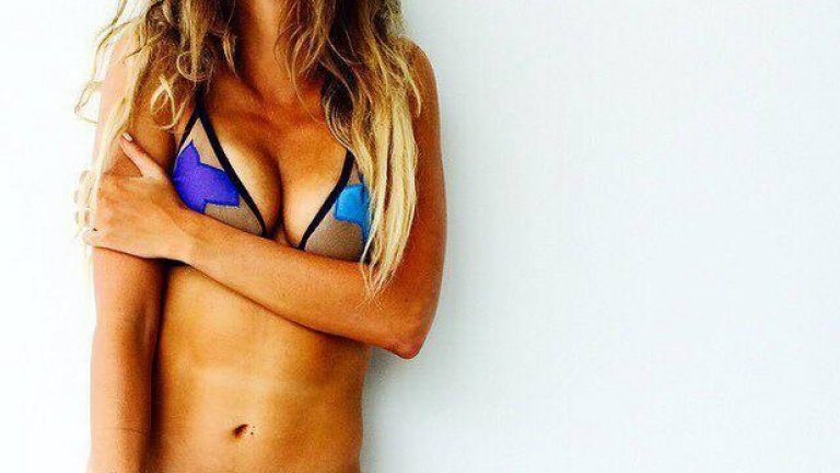 Сърфистката на новото време