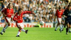 Моментът, в който се роди една звезда - Дейвид Бекъм отправя удара, с който отбелязва легендарния си гол срещу Уимбълдън от над 60 метра.
След това попадение, статутът на Бекъм в Юнайтед е вече друг, а след мача, по думите на Бекс, Кантона стиска ръката на тогавашния юноша на Юнайтед и го поздравява за гола.