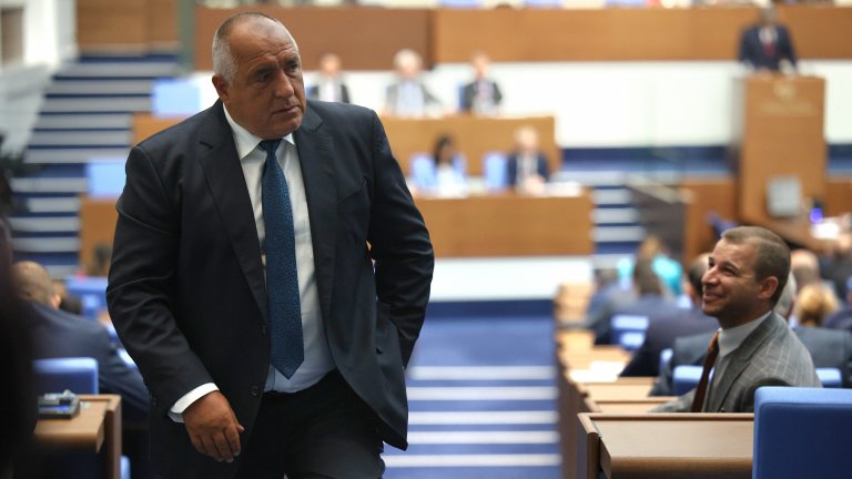 Първо заседание след ваканцията: Депутатите се събраха в новата си сграда (снимки)