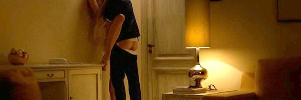The Night Manager
Разбира се, че всички искат да видят Том Хидълстън гол. Възможно ли е обаче във всеки епизод да има секс сцена? Първо, имаме секс с любовницата на египетския мафиот. Следва секс с млада майка. За десерт – секс с жената на най-лошия 