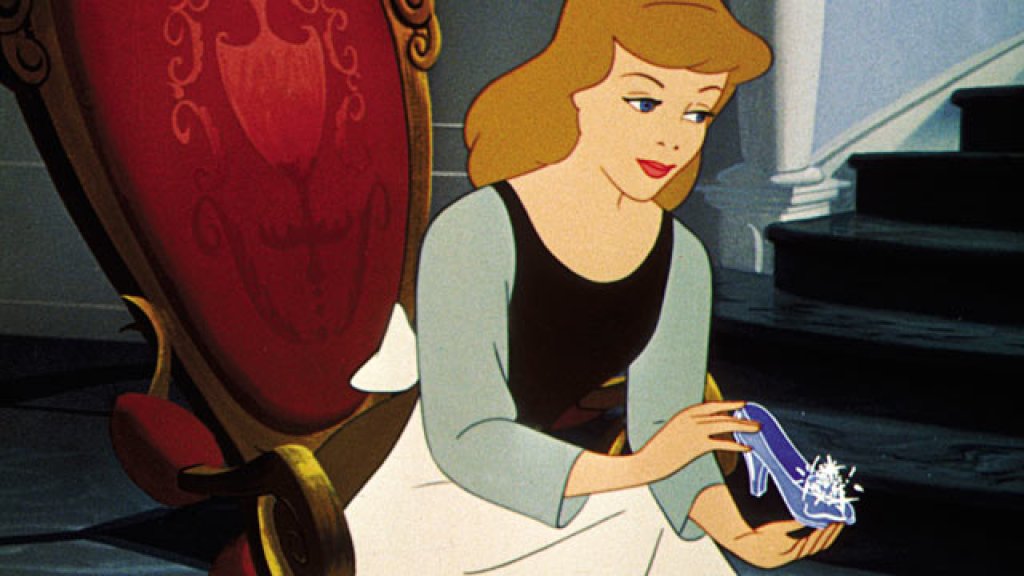 ap_cinderella_glass_slipper_wy_120427_wmain