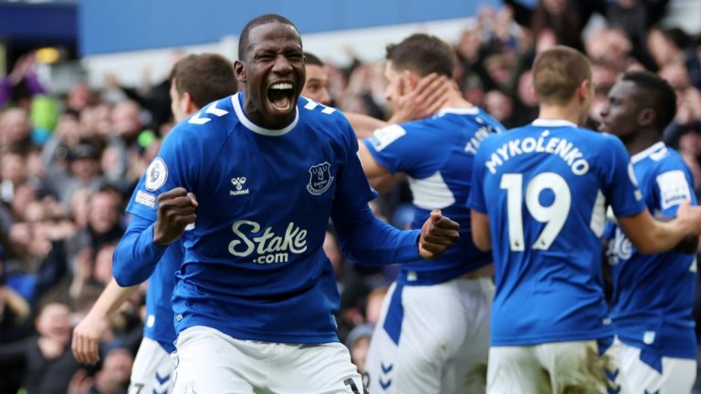 Евертън се отпуши и спря лидера Арсенал