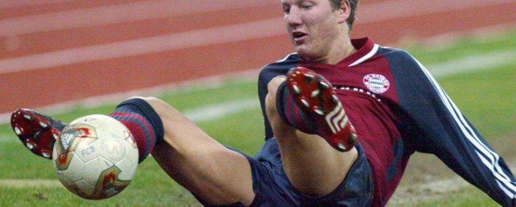 През 2008 г. Нюкасъл са предложили несериозна сума за Швайнщайгер и са предизвикали подигравки от страна на Байерн