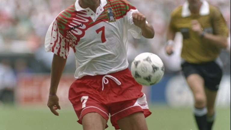 6. Мексико - резервен екип (1994)
Мексиканците по традиция отпадат на осминафинала, а на първенството в САЩ ги отстрани България след изпълнение на дузпи. В груповата фаза Мексико показа своя странен резервен екип с безмилостна за очите комбинация между червено и зелено в горната част.