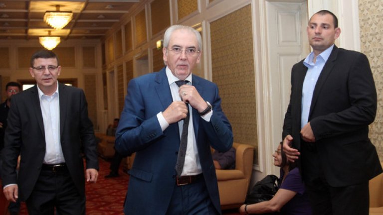 Партия ДОСТ ще подкрепи кандидатурата на Цецка Цачева за президент на Република България.
