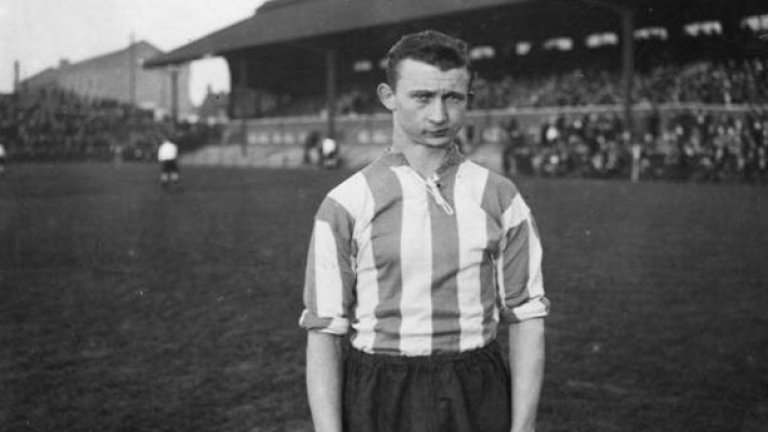 Шефийлд Уензди - 86 години
Уензди стана шампион през 1930-а - това е втора поредна и общо втора титла за клуба.
