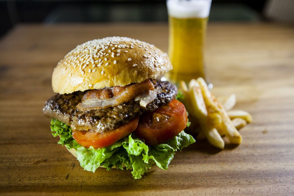 1280px-RedDot_Burger