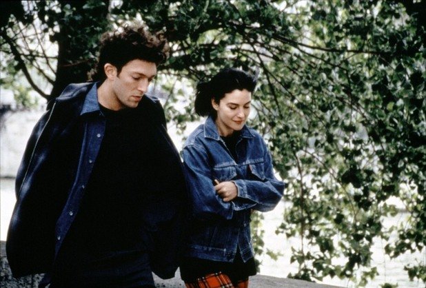 Апартаментът / L`Appartement (1996) 

Макар да сме свикнали да гледаме Касел в роли на "злодеи", тук той се превъплъщава в безнадеждния романтик Макс, който търси истинската си любов - Моника Белучи в ролята на Лиза.
