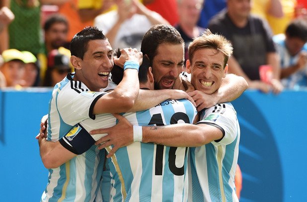 Аржентина може да стане световен шампион. Въпросът е дали Сампаоли ще успее да изстиска максимума от звездите си и да открие оптималния състав, защото понякога твърде многото силни футболисти в един тим не означава, че той ще постигне успехи. Вижте в галерията.