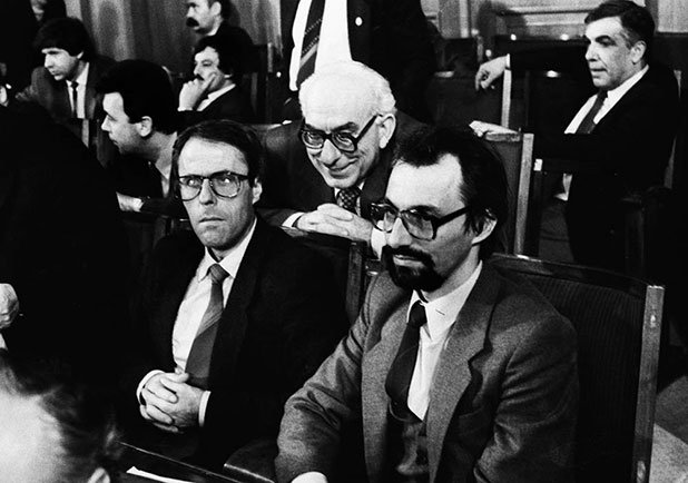 1990 - Ахмед Доган и Ибрахим Татарлъ с техен колега от групата на ДПС във Великото народно събрание
