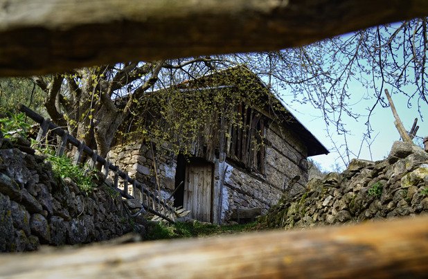 В Киселчово има около 50-ина къщи. За съжаление, по-голямата част от тях са изоставени, или се обитават само през лятото.