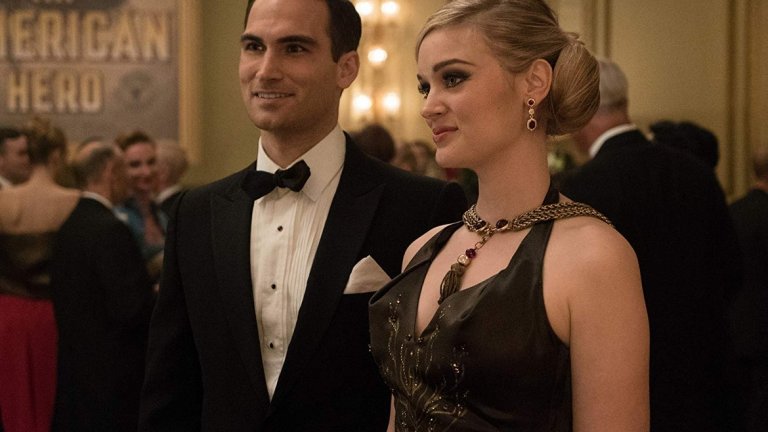 The Man in the High Castle (Amazon Prime) 
Действието на четвъртия сезон на този сериал продължава да се развива в дистопична Америка в неопределеното бъдеще, управлявана от неонацистки режим. Дали обаче някъде там няма ключ, който да доведе до сриването на тоталитарната власт...
В красивия научно-фантастичен трилър участват Алекса Давалос, Рупърт Евънс, Бела Хийткоут и други. 
Новият сезон ще е наличен на 15 ноември в стрийминга на Amazon.