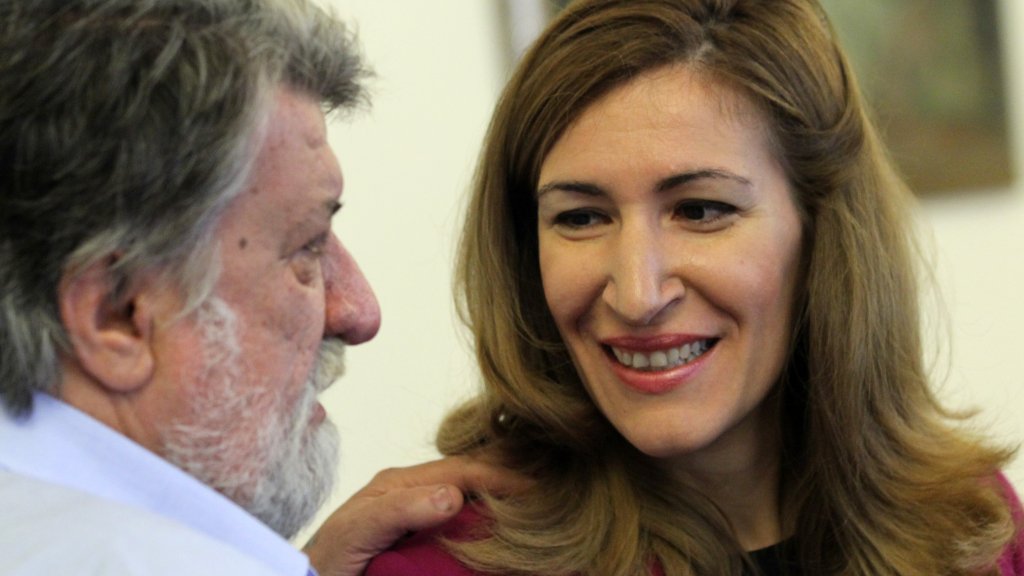 Николина Ангелкова, Вежди Рашидов