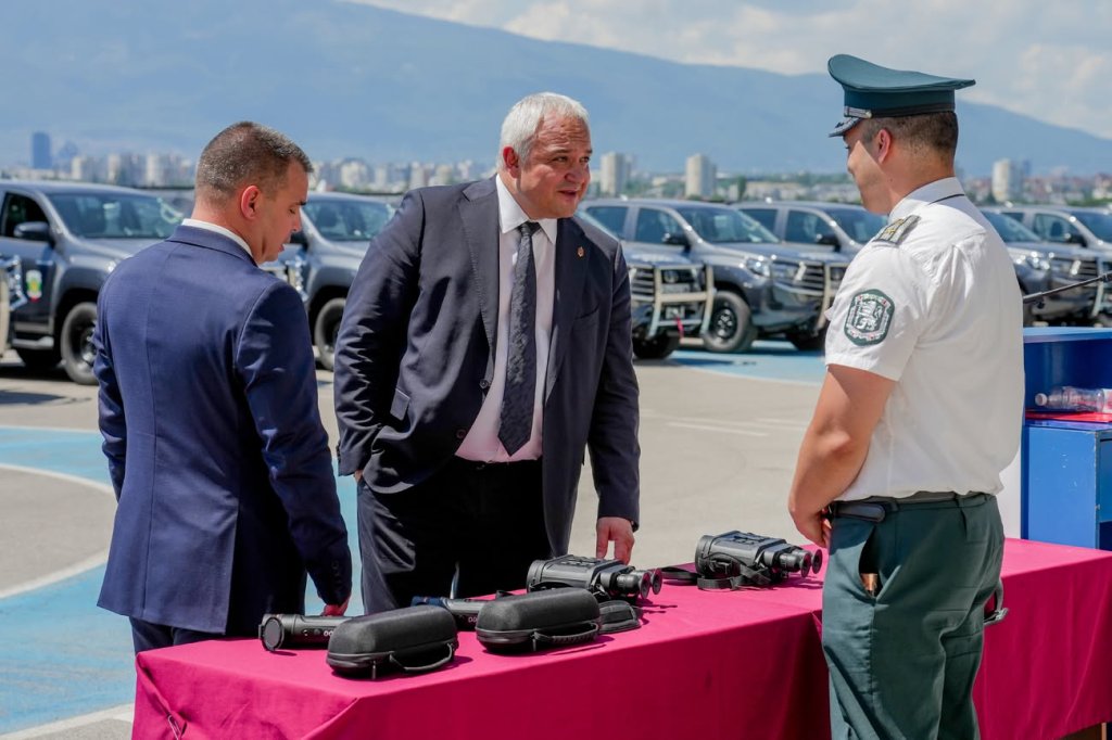 Гранична полиция се сдоби с над 200 нови автомобила (снимки)