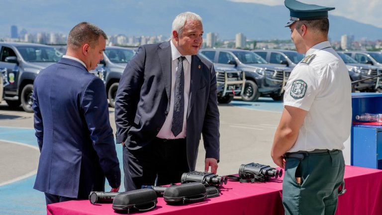 Гранична полиция се сдоби с над 200 нови автомобила (снимки)