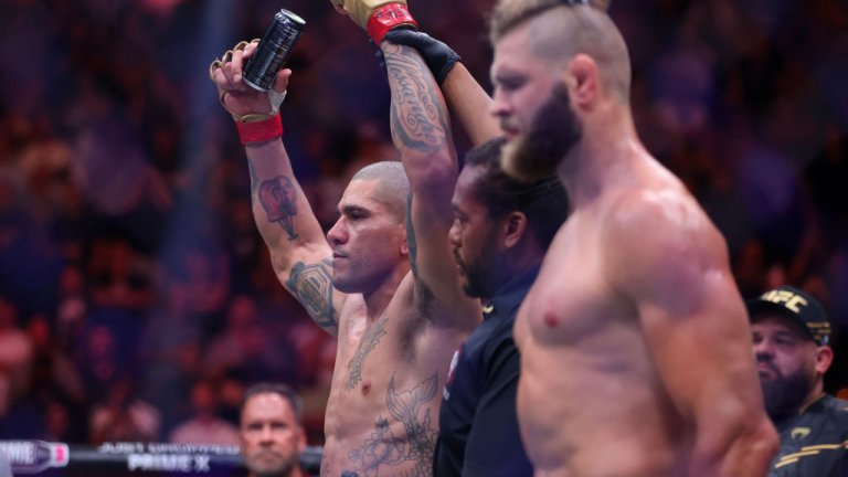 Страховит нокаут! Перейра отново прегази Прохазка (видео)