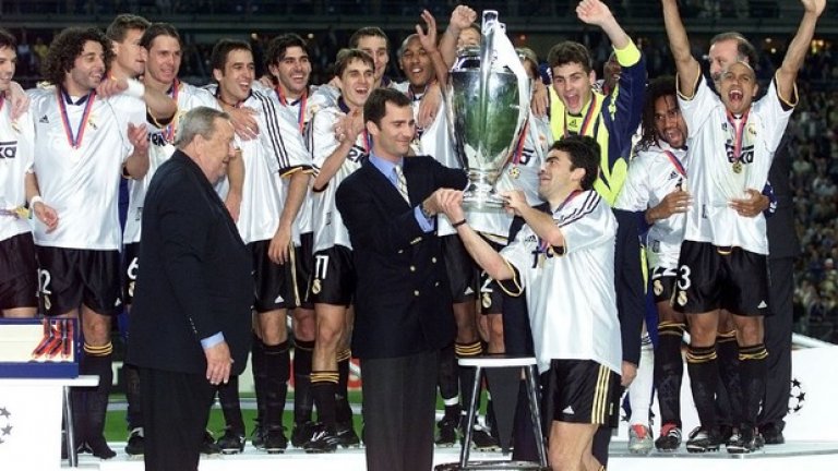 Реал Мадрид, 1999-2000 г.И пак Реал...
Още по-тежко положение в лигата, където Реал завърши пети. Единственият начин да остане в турнира на шампионите бе, като спечели трофея.
И го направи, елиминирайки Манчестър Юнайтед и Байерн по пътя към финала. Там съперник бе Валенсия, но Реал нямаше спиране - 3:0 в Париж.