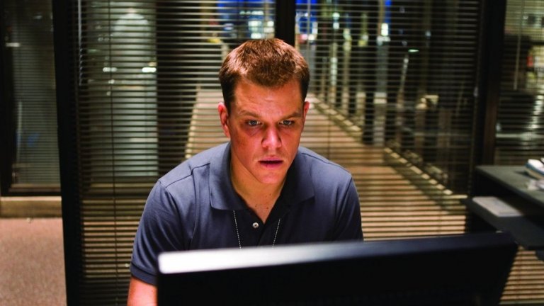 "От другата страна" / The Departed 
Оригиналът се казва "Пъклени дела" и е филм на Андрю Лау и Алън Мак от 2002-а. Трилърът е сниман в Хонконг и проследява историята на полицай, който влиза под прикритие в Триада, и мафиот от Триада, който се внедрява в полицията. Филмът печели симпатиите на публиката в Китай и има две продължения. 
В "От другата страна" Скорсезе пресъздава "Пъклени дела" почти без промени, но действието е пренесено в Бостън. Филмът жъне огромен успех и печели четири награди "Оскар".
 
Това, което прави версията на Мартин Скорсезе по-добра е симетрията, която той успява да постигне между героите. Например героите на Мартин Шийн като шеф на щатската полиция и Джак Никълсън като шефът на мафията са двете страни на една и съща монета. И двамата са израснали в Южен Бостън и разбират характера на района. Това липсва в "Пъклени дела". Освен това актьорският състав в "От другата страна" е допълнен от други две любими имена – Леонардо ди Каприо и Мат Деймън.