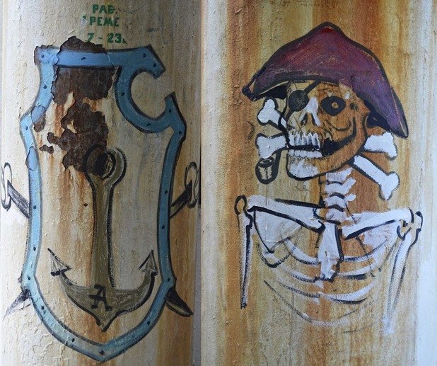 Стари пиратски рисунки напомнят за морското минало на кораба