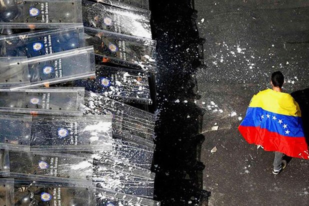 Венецуела отвръща с репресии на протестите
