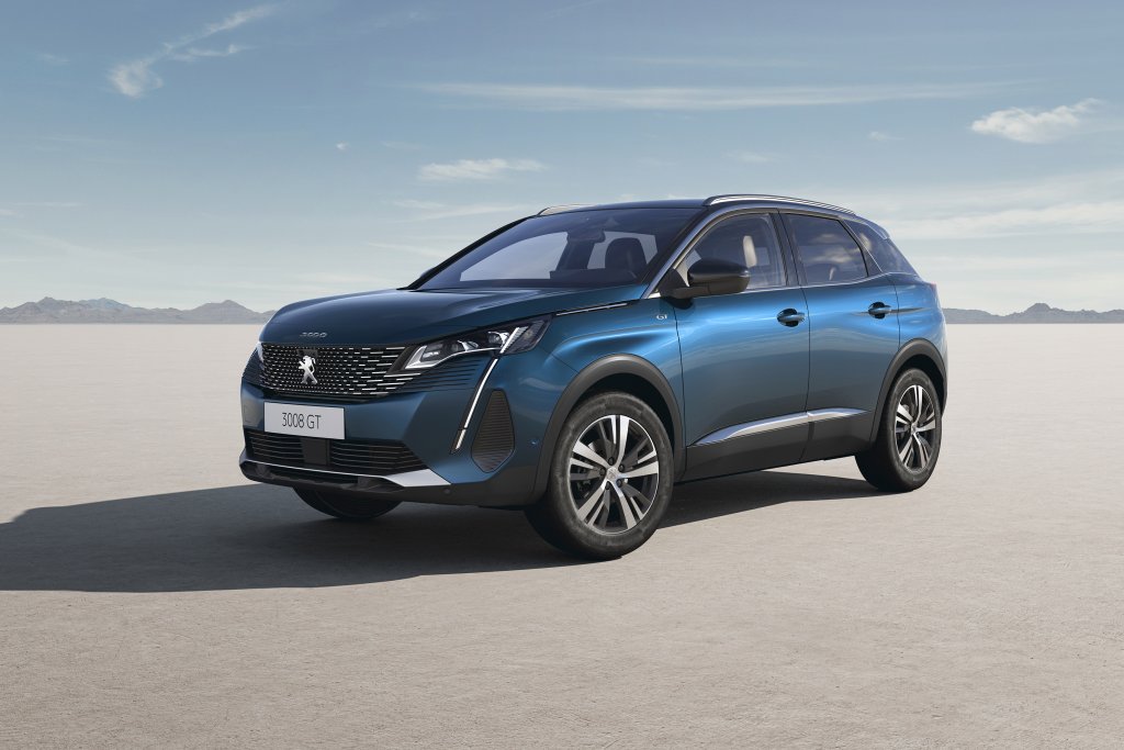 Peugeot 3008При Peugeot 3008 всичко за момента е на ниво продуктови снимки и няма информация за пробег и други показатели на пътя. Сигурно е, че новото SUV ще е на пазара в Европа през лятото на 2024 г. и ще има не само подобрен електромотор, но и изцяло обновено купе и интериор.