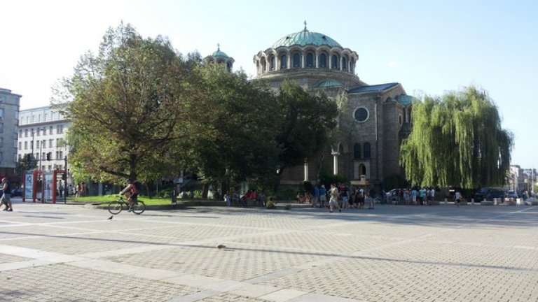 Навярно не знаете, но под площад "Света Неделя" има огромен античен форум, който някой ден би могъл да излезе на бял свят