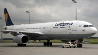 Airbus_A330-343X_Lufthansa_D-AIKN_(9128048934)