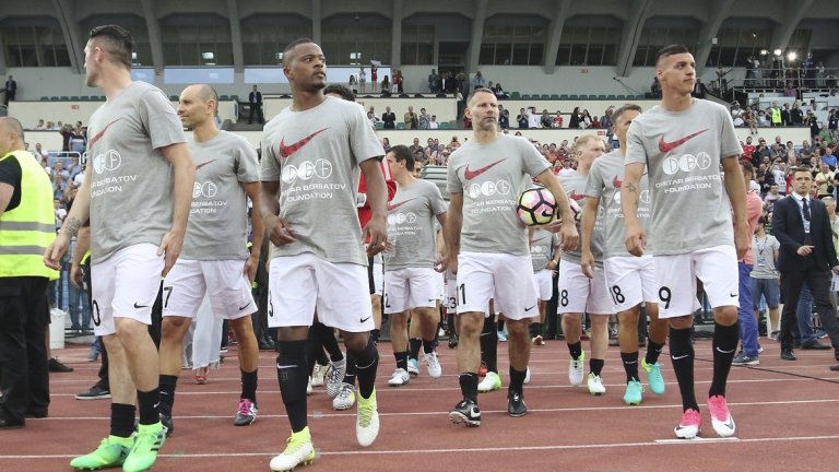 Излизането на отборите на терена