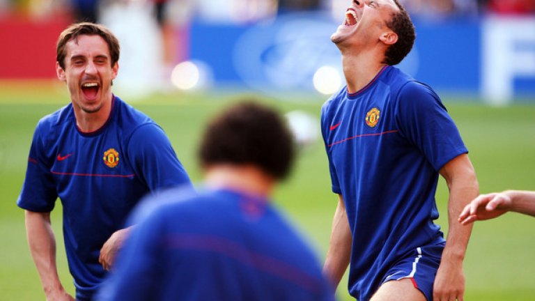 Единственият защитник с повече мачове за Манчестър Юнайтед във Висшата лига от Рио Фърдинанд (312) е Гари Невил, който има 400.