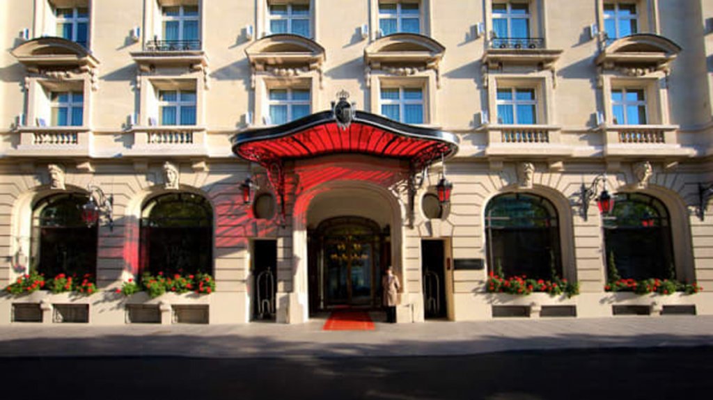 Хотелът струва на Меси по 20 хил. евро на вечер, но сигурността в него е под всякаква критика