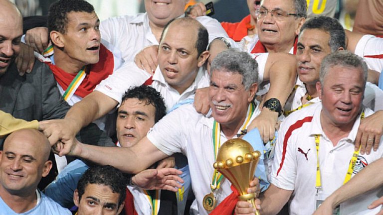 Те обаче няма да могат да защитят титлата си през 2012, тъй като претърпяха провал в квалификационната кампания