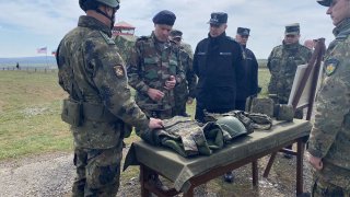 Показаха бронирани машини от ротата “Страйкър” в "Ново село"