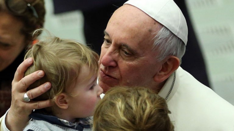 Папа Франциск казва, че пристига в Босна не само заради католиците