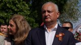 Додон, който е лидер на проруската опозиция в Молдова, е с обвинения в корупция и измяна