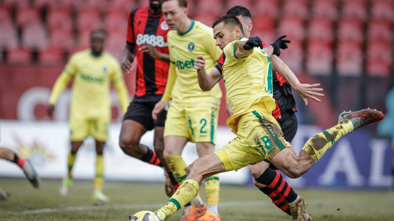 Лудогорец обърна Локо Сф на "картофената нива" в "Надежда"