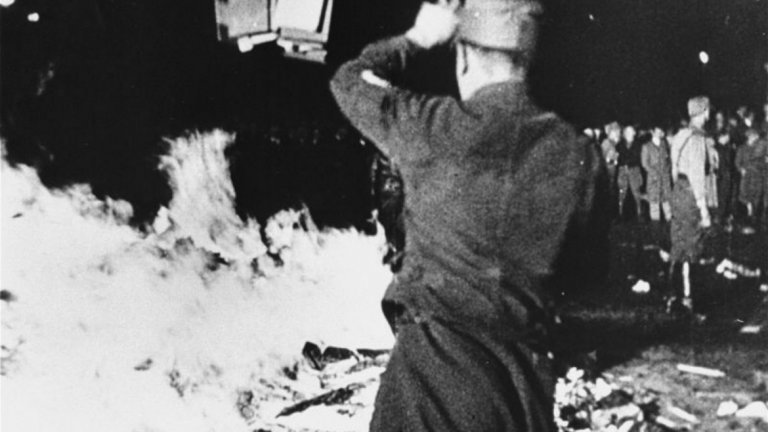 Денят, в който нацисти изгориха хиляди книги