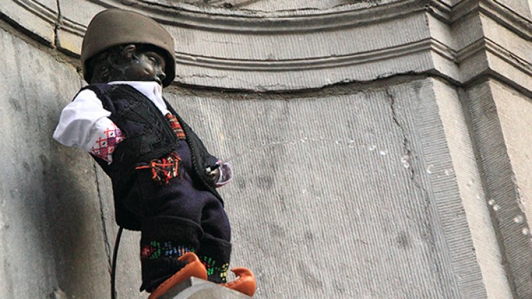 Манекен Пис, Комисаря и Професора