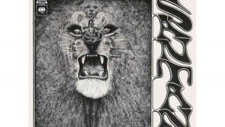 Santana - SantanaГодина: 1969Албумът, с който  латинската рок група Сантана прави своята първа крачка към световната музикална сцена, има също толкова любопитна обложка, колкото са и импровизираните инструментали вътре. На пръв поглед това е графика на лъв, но ако се вгледате в него внимателно, ще видите, че в чертите му са вградени девет лица, а гривата на долната челюст на животното всъщност е пола от палмови влакна, характерна за коренните жители на Хавай. С тях именно жените изпълнявали омайния танц хула.