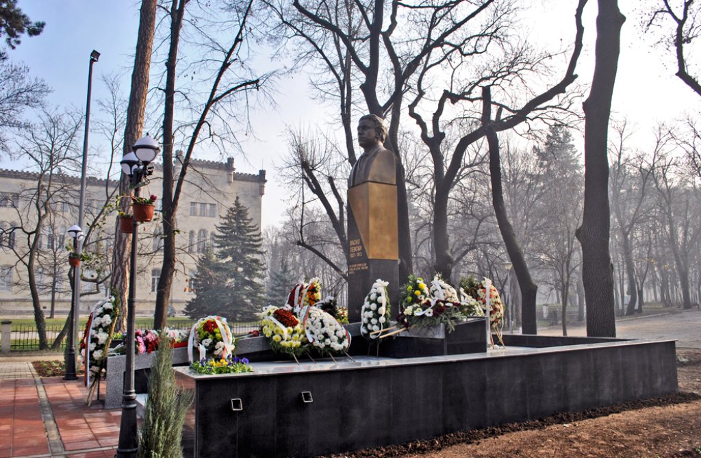 васил левски, паметник
